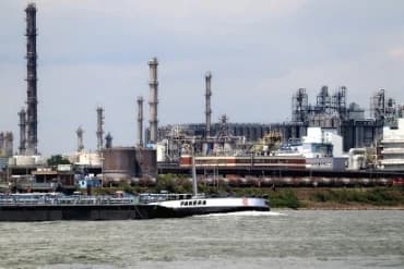 RAFFINERIA DI FALCONARA, ESERCITATI I POTERI SPECIALI DEL GOVERNO SULL’OPERAZIONE SOCAR–API. BUGARO: “ATTENZIONE CONCRETA A TERRITORIO E OCCUPAZIONE”