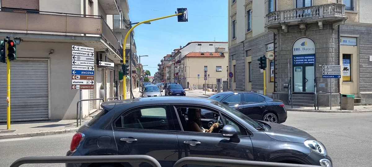 LA REGIONE MARCHE ACCELERA SULLA MOBILITÀ SOSTENIBILE: APPROVATI I CRITERI PER 700MILA EURO DI CONTRIBUTI AI COMUNI