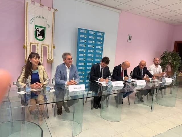 FIRMATO OGGI L’ACCORDO PER IL RIORDINO DEL TRASPORTO PUBBLICO E LA SPERIMENTAZIONE DI SOLUZIONI INNOVATIVE DI MOBILITÀ NELLA BASSA VALLE DEL FOGLIA