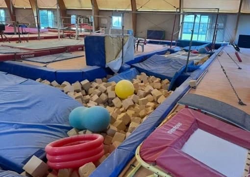 Cameli, vandali all’Agraria: colpite oltre 300 famiglie e il diritto delle bambine allo sport