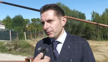 Il sindaco Marco Fioravanti è vicino ai lavoratori della HP Composites