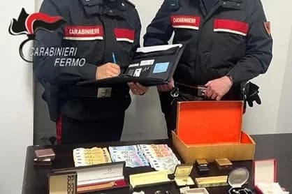 'Un suo congiunto è trattenuto in caserma', due arrestati per truffa