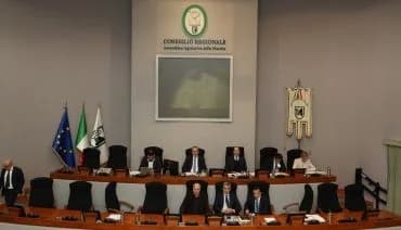 OLTRE 78 MILIONI PER IMPRESE, MOBILITÀ SOSTENIBILE, ACQUA E HOUSING SOCIALE: LA REGIONE MARCHE AGGIORNA IL PROGRAMMA FESR